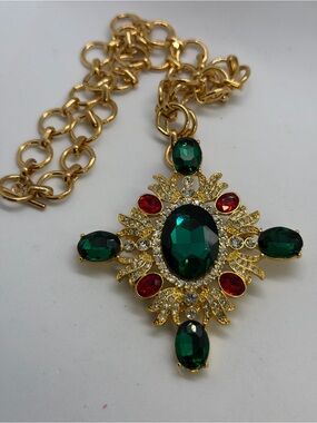 Signed gold -Tone Pendant Necklace with Emerald and Ruby Crystals